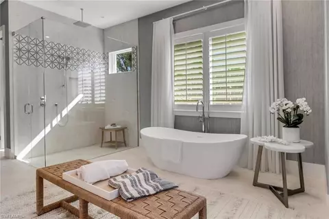 Bath - 125 18th Ave S, Naples, FL 34102 photo 1 of 6