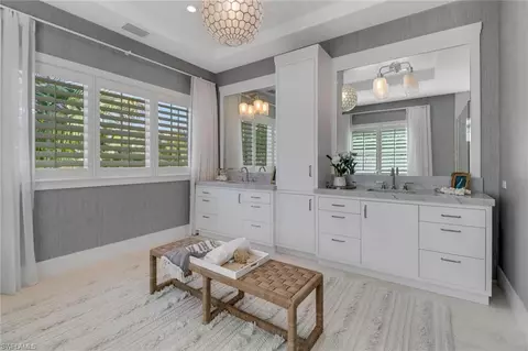 Bath - 125 18th Ave S, Naples, FL 34102 photo 2 of 6