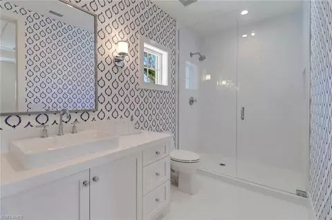 Bath - 125 18th Ave S, Naples, FL 34102 photo 5 of 6