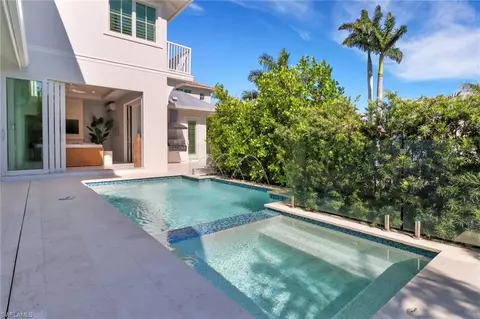 Exterior - 125 18th Ave S, Naples, FL 34102 photo 5 of 7