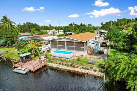 57 Moon Bay St, Naples, FL 34114