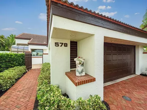 578 Bay Villas Ln #78, Naples, FL 34108