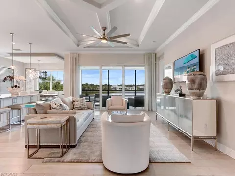 8922 Saint Lucia Dr #201, Naples, FL 34114