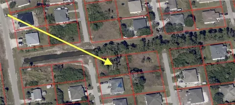 301-303 Ivan Ave S, Lehigh Acres, FL 33973