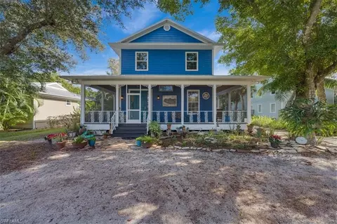 1171 Mockingbird Ln, Naples, FL 34104