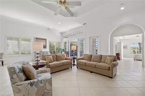 4136 Kensington High St, Naples, FL 34105
