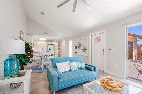 6400 Royal Woods Dr, Fort Myers, FL 33908