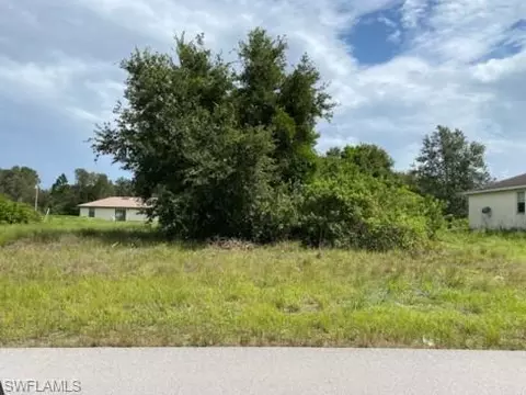 3002 45th St W, Lehigh Acres, FL 33971