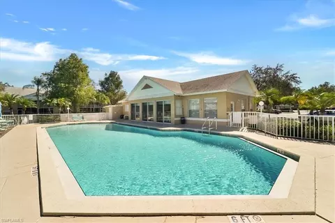 138 Pebble Shores Dr #8-104, Naples, FL 34110
