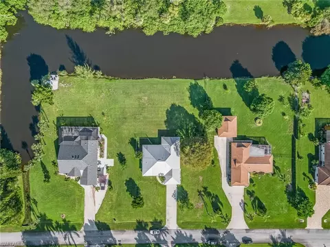 9580 Summer Pl, Naples, FL 34109 photo 2