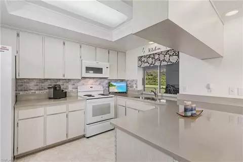 9580 Summer Pl, Naples, FL 34109 photo 8