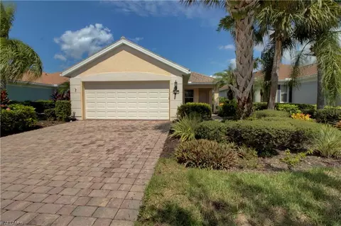8725 Querce Ct, Naples, FL 34114