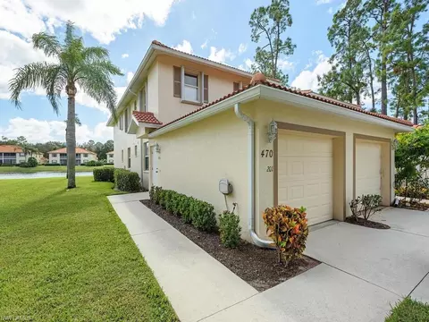 470 Robin Hood Cir #201, Naples, FL 34104