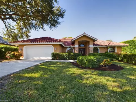 7186 Mill Run Cir, Naples, FL 34109