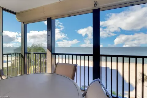 9415 Gulf Shore Dr #301, Naples, FL 34108