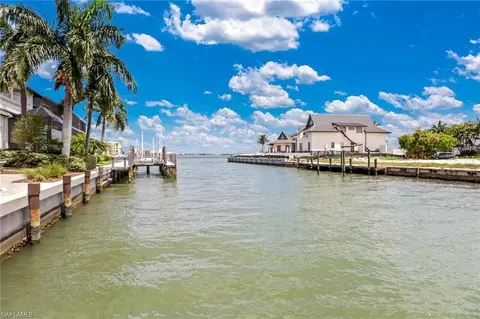 1221 Butterfly Ct, Marco Island, FL 34145