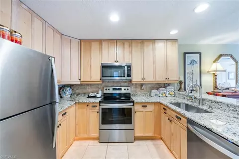 81 Emerald Woods Dr #M3, Naples, FL 34108