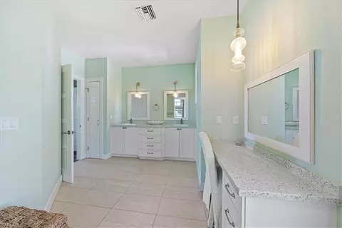 Bath - 216 Goodland Dr E, Goodland, FL 34140 photo 3 of 5