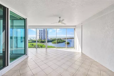 60 Seagate Dr #703, Naples, FL 34103 photo 7