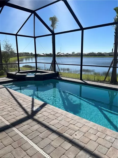 2133 Yellowfin Cir, Naples, FL 34114