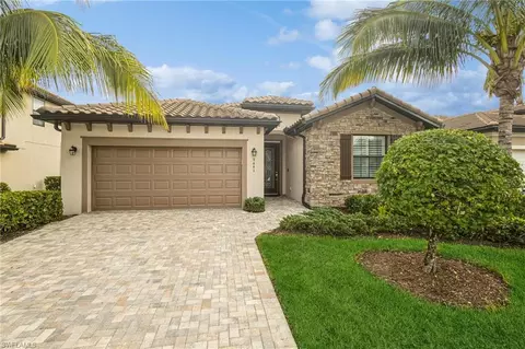 9441 Glenforest Dr, Naples, FL 34120
