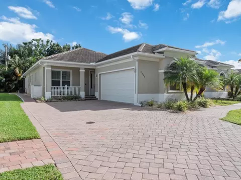 2753 Linda Dr, Naples, FL 34112