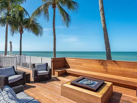 3377 Gulf Shore Blvd N #1A, Naples, FL 34103