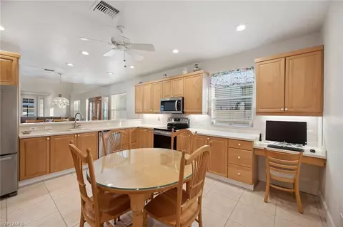 10082 Vanderbilt Dr, Naples, FL 34108 photo 12