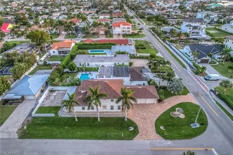 10082 Vanderbilt Dr, Naples, FL 34108 photo 41