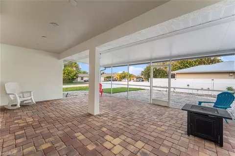 10082 Vanderbilt Dr, Naples, FL 34108 photo 29