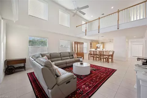 10082 Vanderbilt Dr, Naples, FL 34108 photo 8