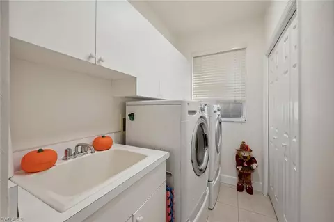 10082 Vanderbilt Dr, Naples, FL 34108 photo 28