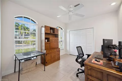 10082 Vanderbilt Dr, Naples, FL 34108 photo 17
