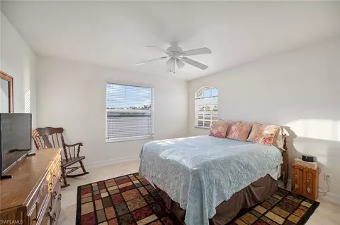 10082 Vanderbilt Dr, Naples, FL 34108 photo 22