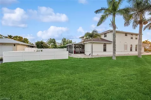 10082 Vanderbilt Dr, Naples, FL 34108 photo 35