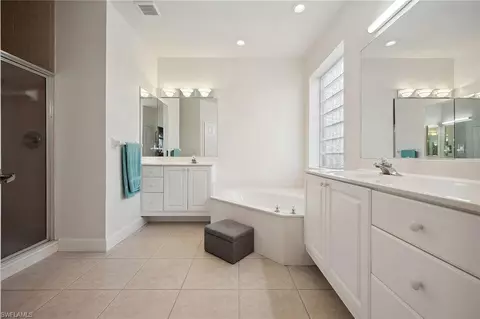 10082 Vanderbilt Dr, Naples, FL 34108 photo 20
