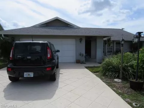 982 Charlemagne Blvd, Naples, FL 34112