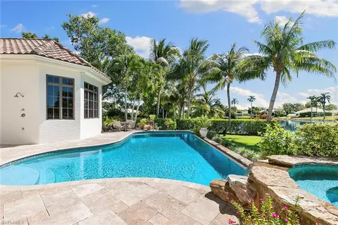 605 Palm Cir E, Naples, FL 34102 photo 11