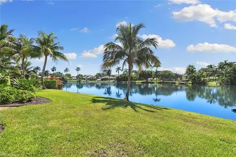 605 Palm Cir E, Naples, FL 34102 photo 12