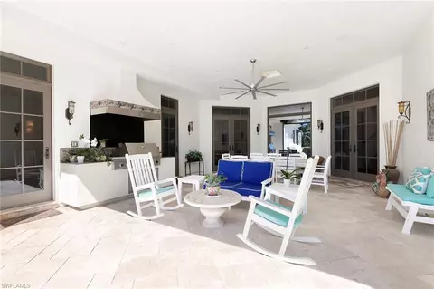 605 Palm Cir E, Naples, FL 34102 photo 15