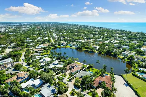 605 Palm Cir E, Naples, FL 34102 photo 41