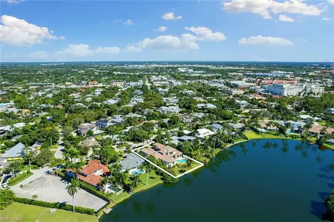 605 Palm Cir E, Naples, FL 34102 photo 38