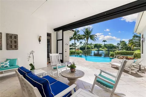 605 Palm Cir E, Naples, FL 34102 photo 7