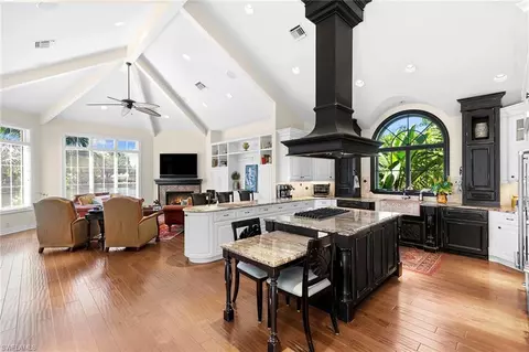 605 Palm Cir E, Naples, FL 34102 photo 22
