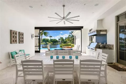 605 Palm Cir E, Naples, FL 34102 photo 6