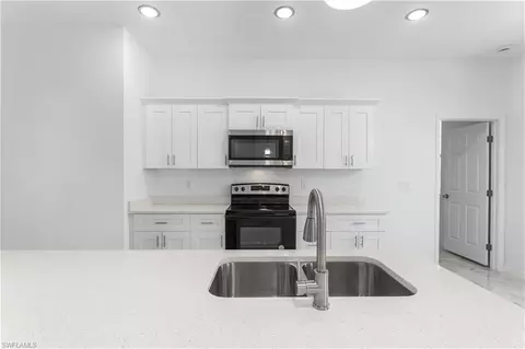 7933 3rd Pl, Labelle, FL 33935 photo 5