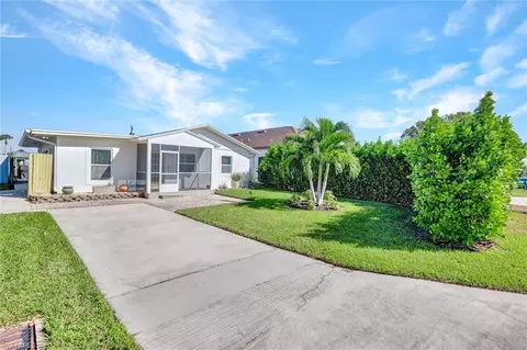 785 102nd Ave N, Naples, FL 34108