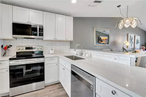 691 W Elkcam Cir #423, Marco Island, FL 34145