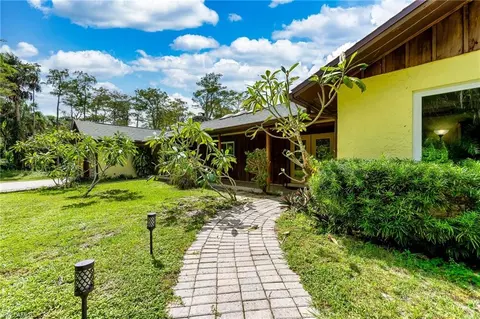 211 19th St NW, Naples, FL 34120