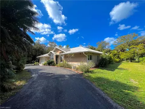 3181 6th St NW, Naples, FL 34120